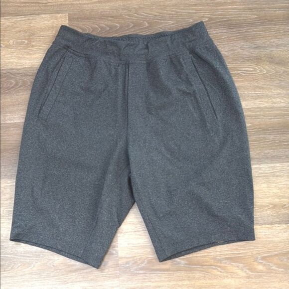 Lululemon Men's Gray Black Shorts Sz L - Picture 1 of 9